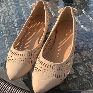 COPY - Cutout Nude Flats ✨